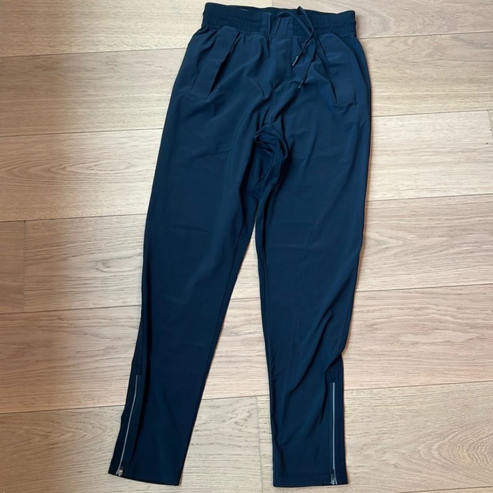 Lululemon Chill Motion Black Sz S Men's Jogger Pants. Great condition!
